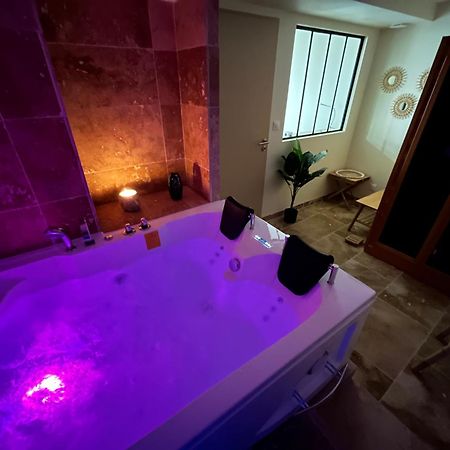 L'Oasis De La Pyramide Appartement Vienne  Buitenkant foto